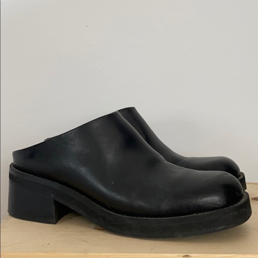 E8 by Miista Hilma Black Leather Mules
